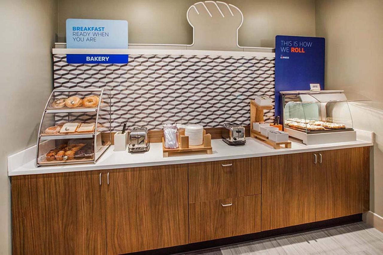 Holiday Inn Express Hotel & Suites Eugene Downtown - University By Ihg Esterno foto